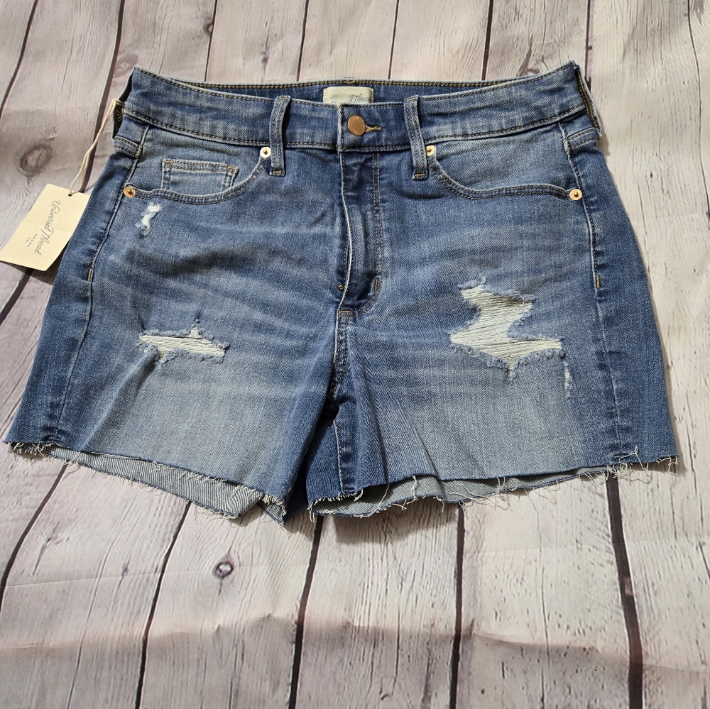 Universal thread  size 10 jean shorts.